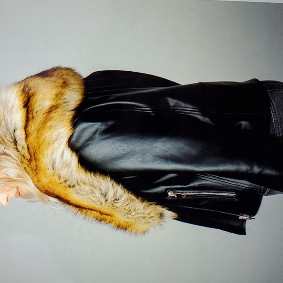 🎉Host Pick 🎉Vegan Leather Jacket w/ Removable Faux Fur - Picture 3 of 4